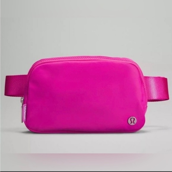 lululemon athletica Handbags - NWT Lululemon Everywhere Belt Bag / Sonic Pink 1L